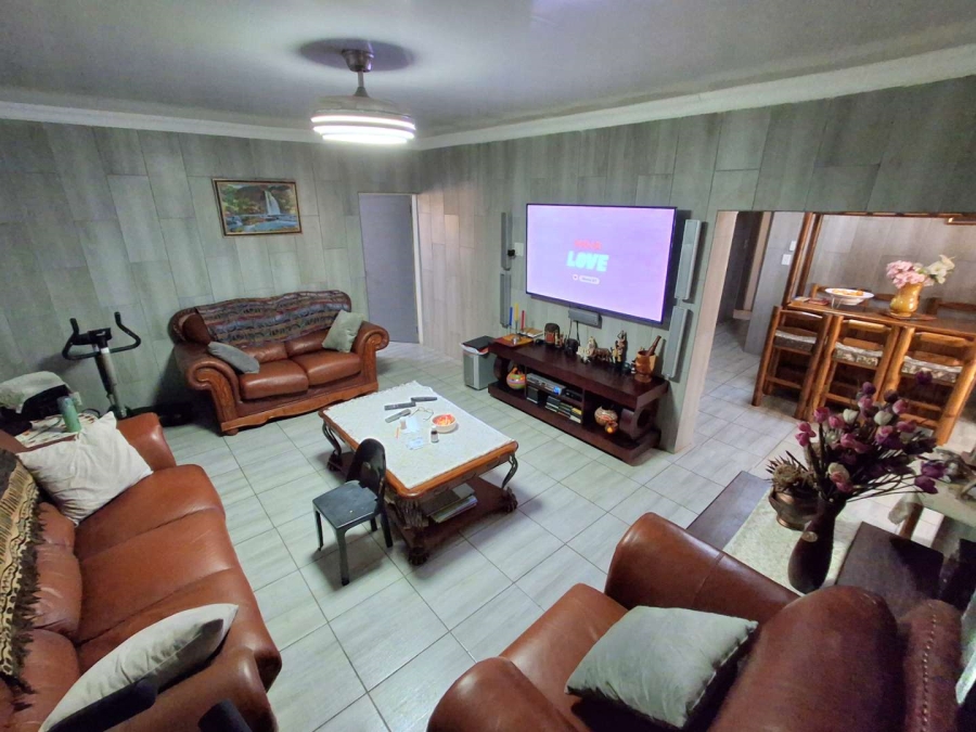 3 Bedroom Property for Sale in Mountain View Gauteng