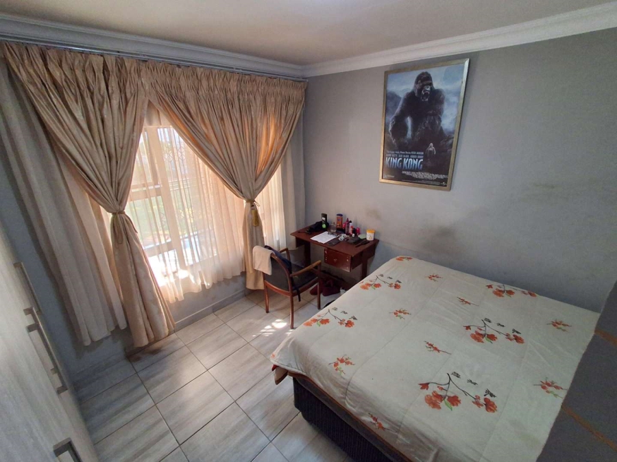 3 Bedroom Property for Sale in Mountain View Gauteng