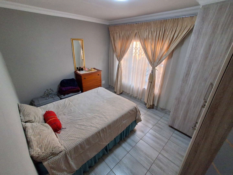 3 Bedroom Property for Sale in Mountain View Gauteng