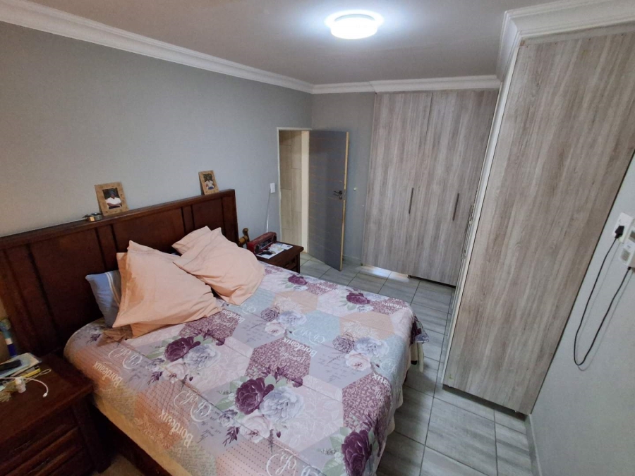 3 Bedroom Property for Sale in Mountain View Gauteng