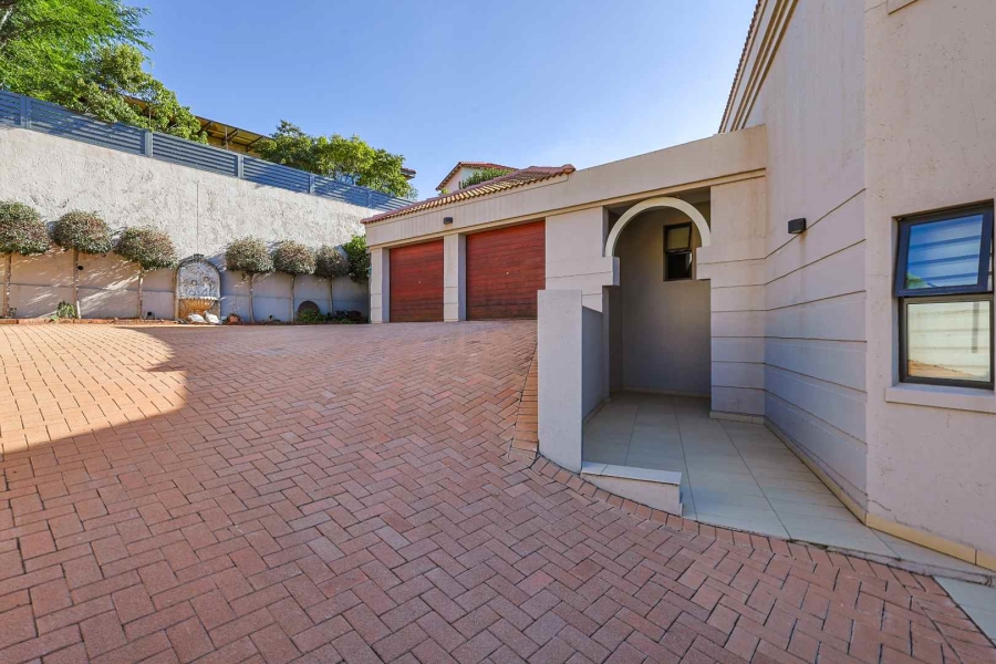 3 Bedroom Property for Sale in Waterkloof Ridge Gauteng