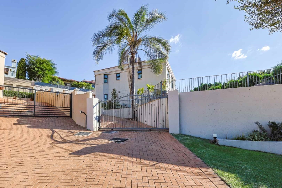 3 Bedroom Property for Sale in Waterkloof Ridge Gauteng