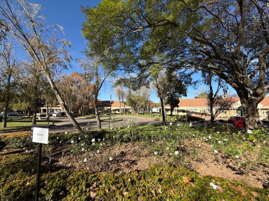 To Let Commercial Property for Rent in Dunkeld Gauteng