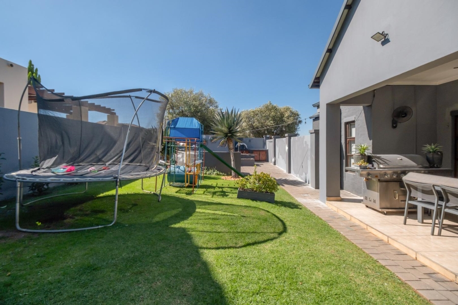 3 Bedroom Property for Sale in Midstream Estate Gauteng