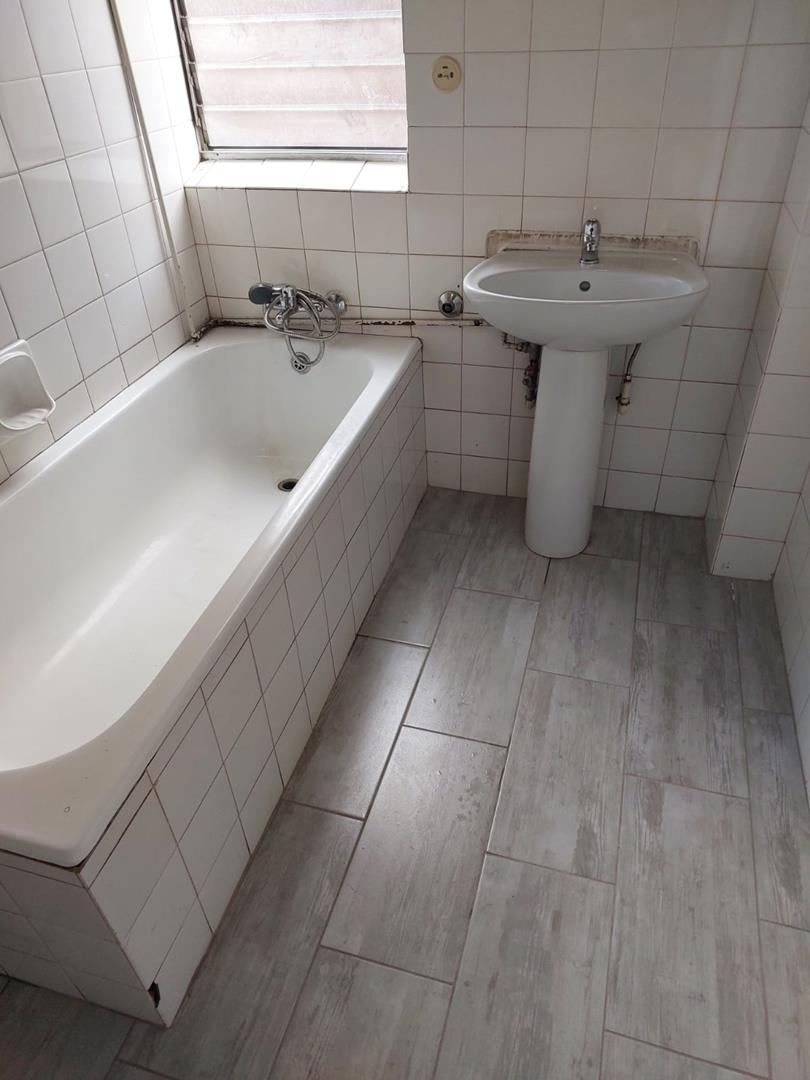 1 Bedroom Property for Sale in Sunnyside Gauteng