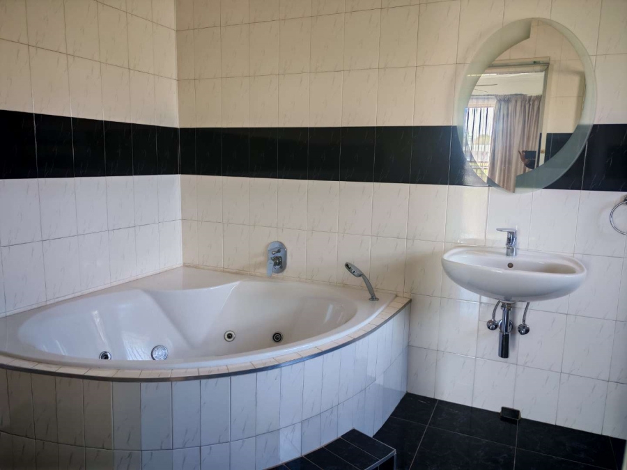 To Let 2 Bedroom Property for Rent in Lenasia Ext 1 Gauteng