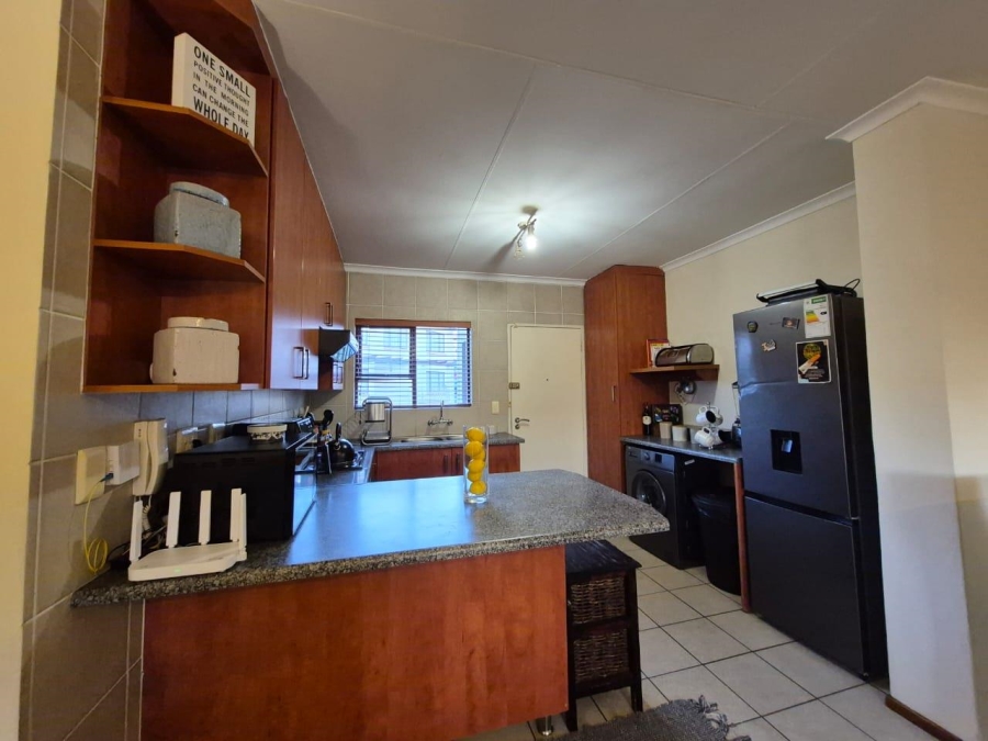 2 Bedroom Property for Sale in Glenvista Gauteng