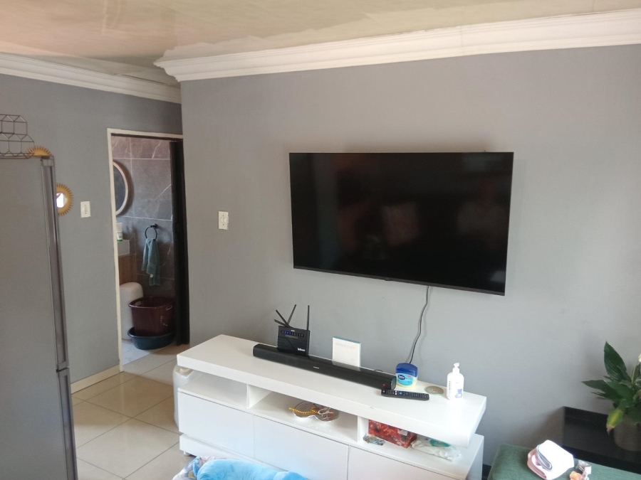2 Bedroom Property for Sale in Albemarle Gauteng