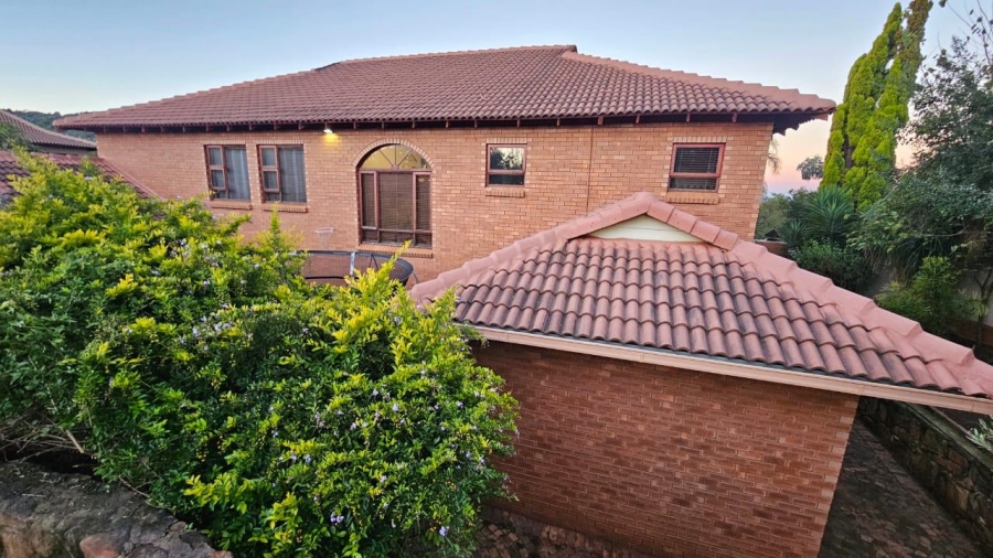 4 Bedroom Property for Sale in Zwavelpoort Gauteng