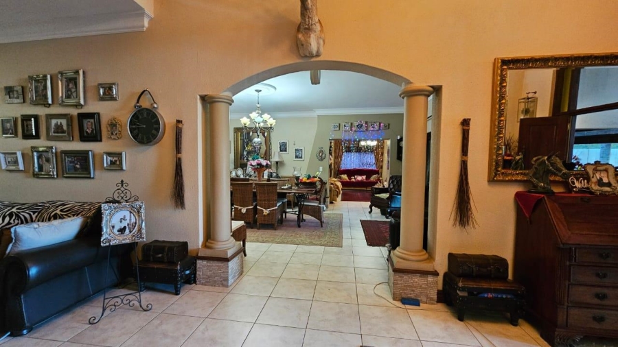 4 Bedroom Property for Sale in Zwavelpoort Gauteng