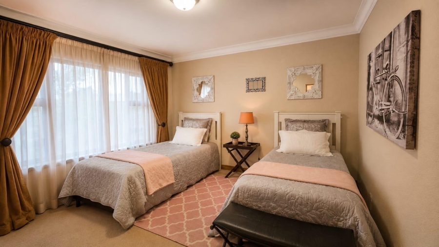 4 Bedroom Property for Sale in Zwavelpoort Gauteng