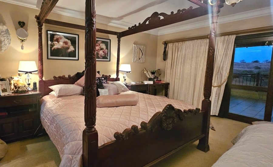5 Bedroom Property for Sale in Zwavelpoort Gauteng