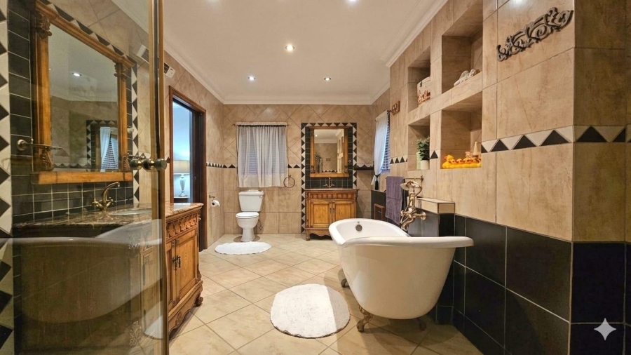 5 Bedroom Property for Sale in Zwavelpoort Gauteng