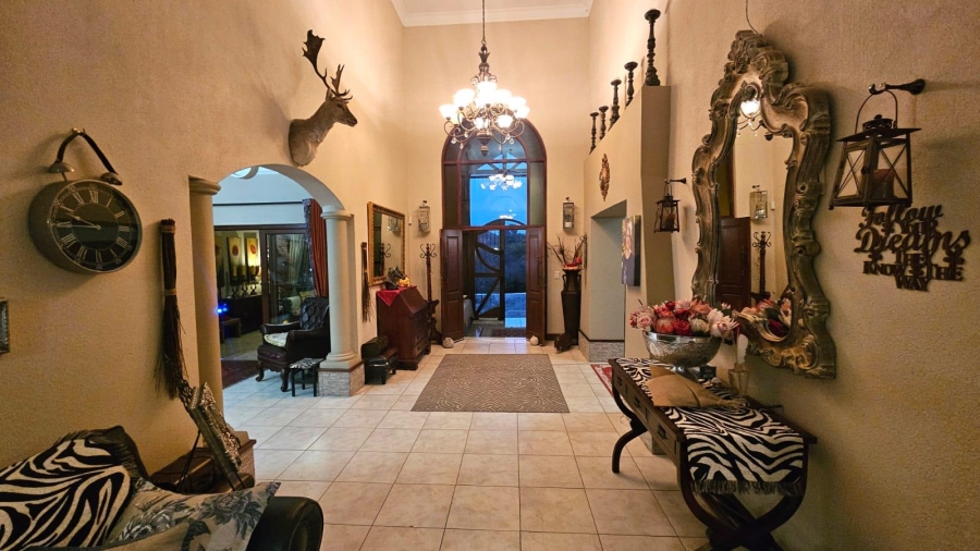 5 Bedroom Property for Sale in Zwavelpoort Gauteng