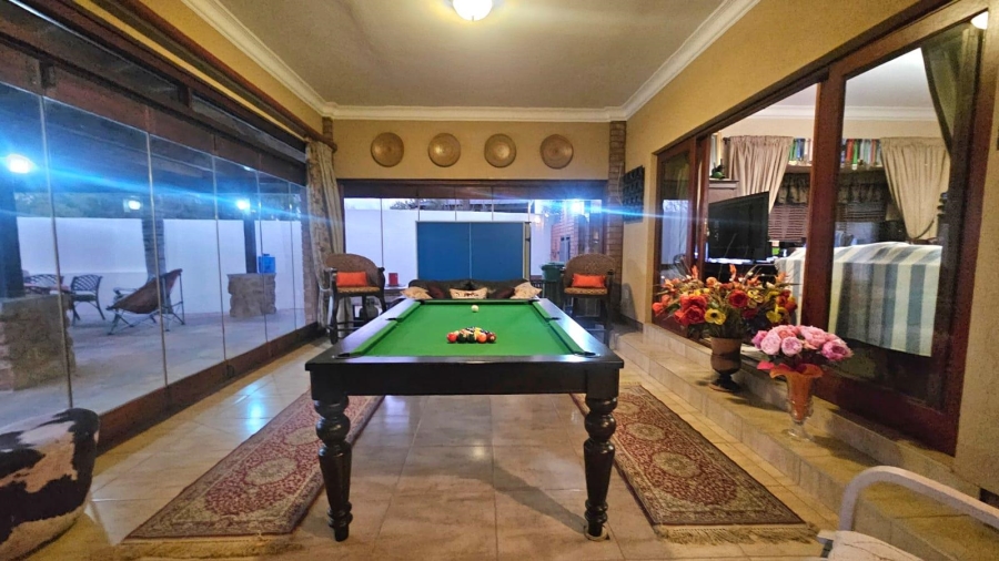 5 Bedroom Property for Sale in Zwavelpoort Gauteng