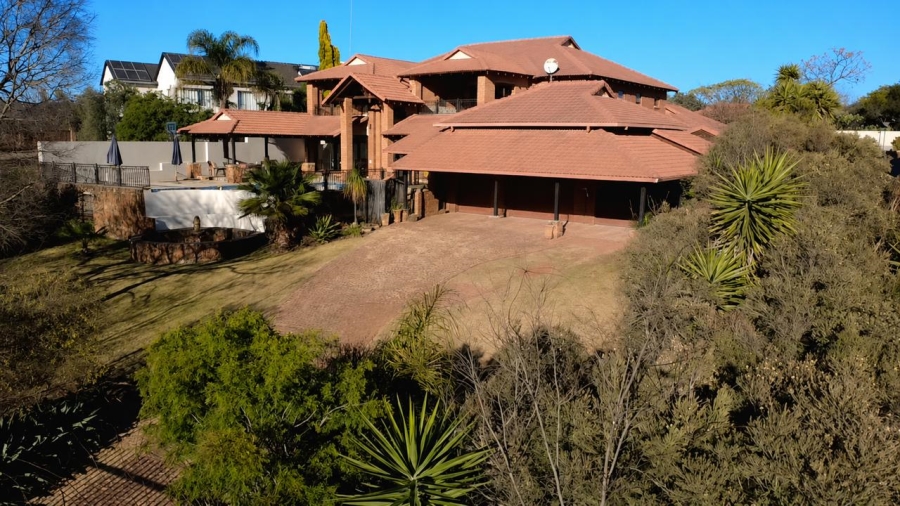 5 Bedroom Property for Sale in Zwavelpoort Gauteng