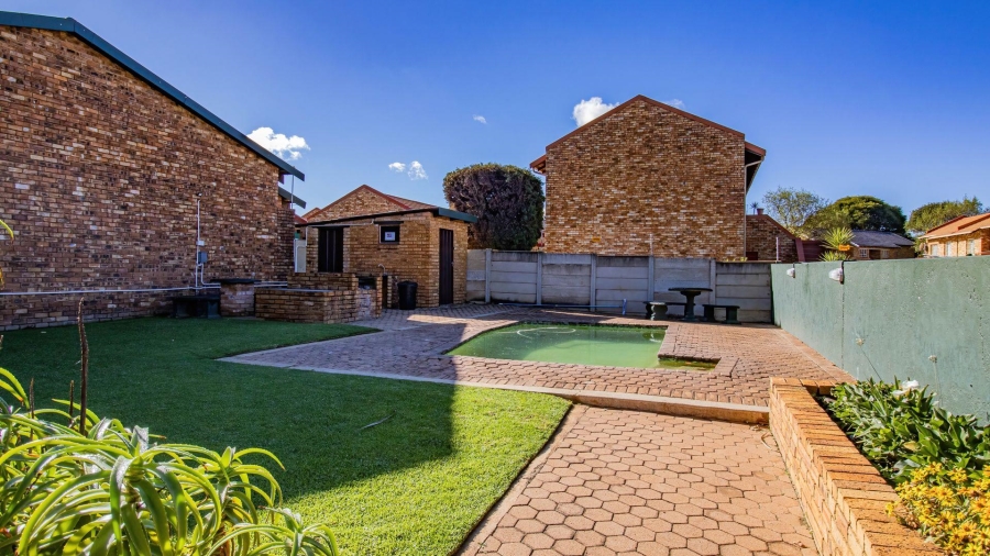 2 Bedroom Property for Sale in Mindalore Gauteng
