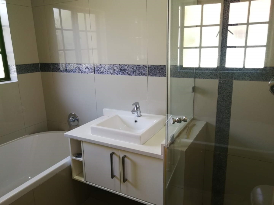 To Let 2 Bedroom Property for Rent in Sandown Gauteng