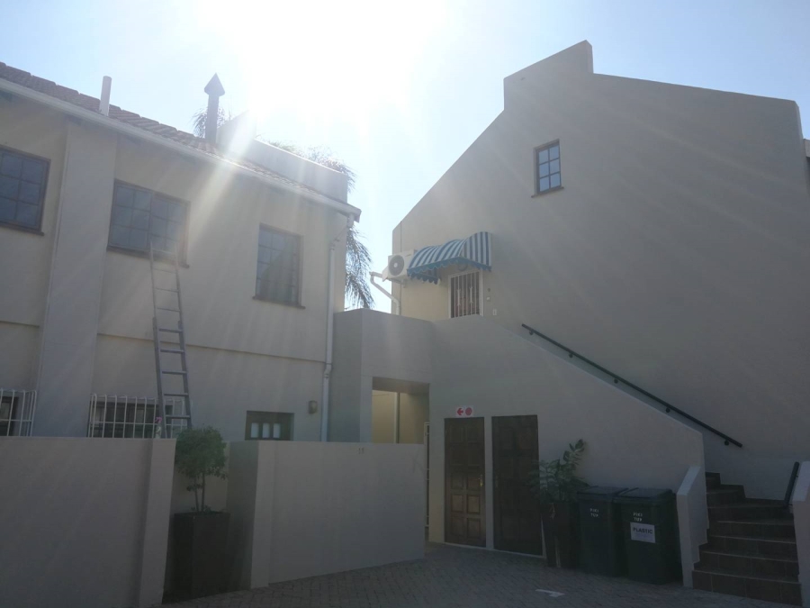 To Let 2 Bedroom Property for Rent in Sandown Gauteng