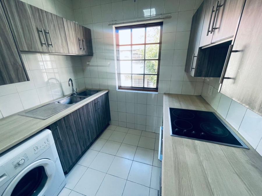 To Let 2 Bedroom Property for Rent in Sandown Gauteng