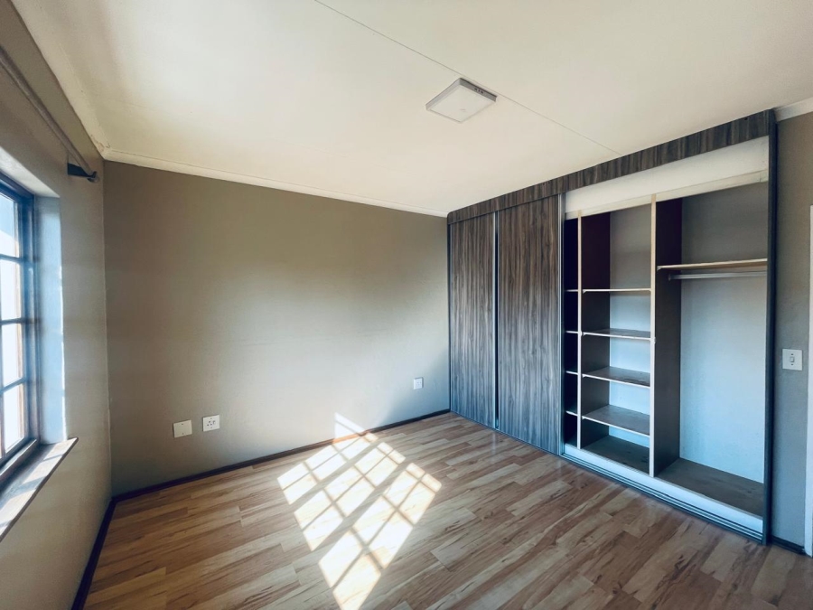 To Let 2 Bedroom Property for Rent in Sandown Gauteng