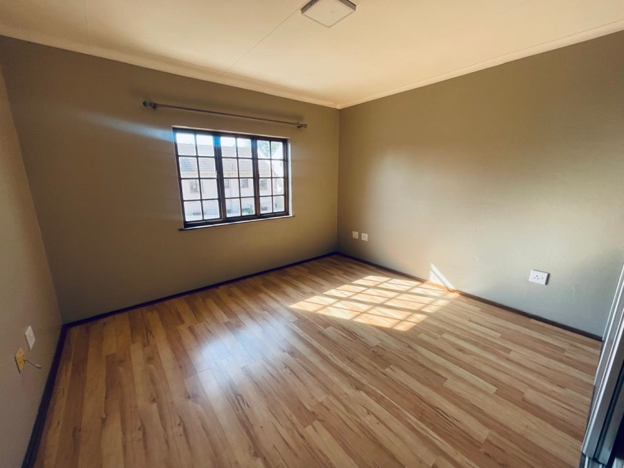 To Let 2 Bedroom Property for Rent in Sandown Gauteng