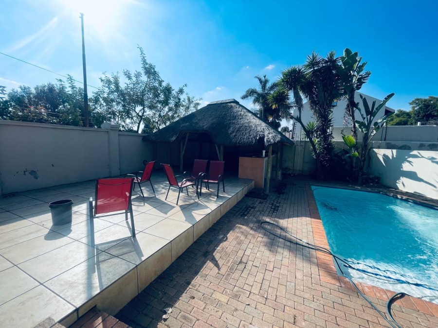 To Let 2 Bedroom Property for Rent in Sandown Gauteng