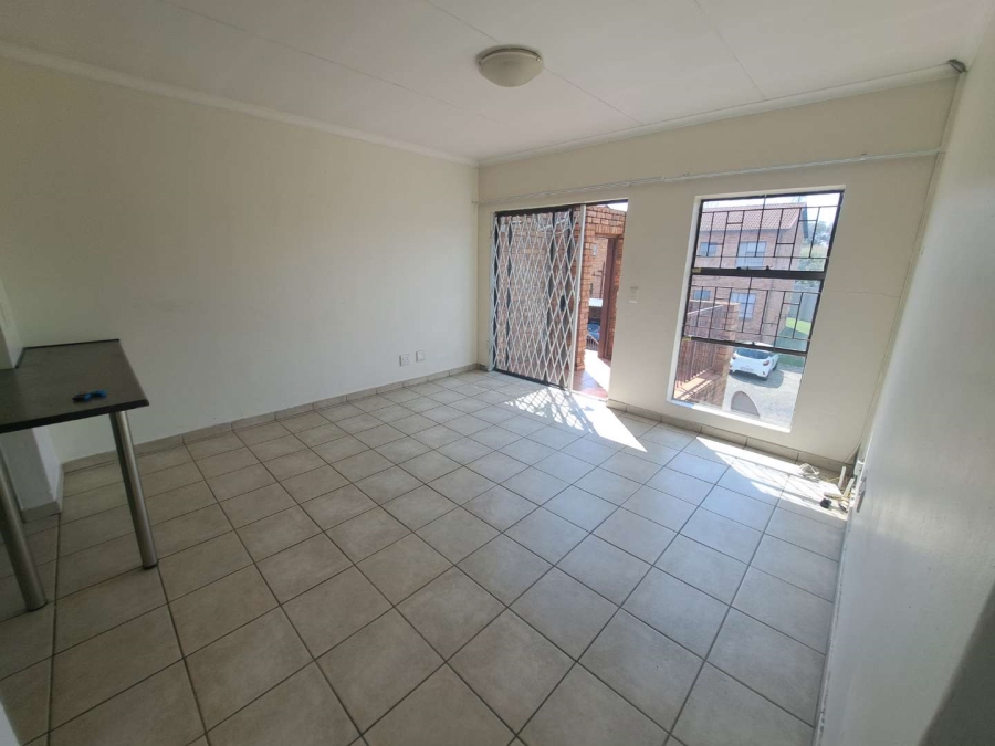 To Let 2 Bedroom Property for Rent in Wilgeheuwel Gauteng