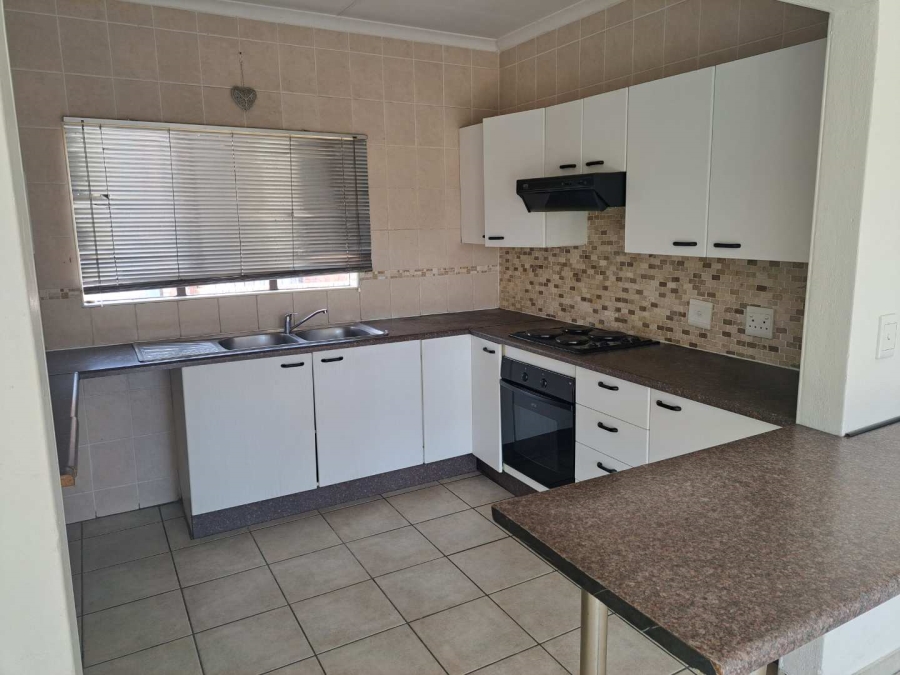 To Let 2 Bedroom Property for Rent in Wilgeheuwel Gauteng