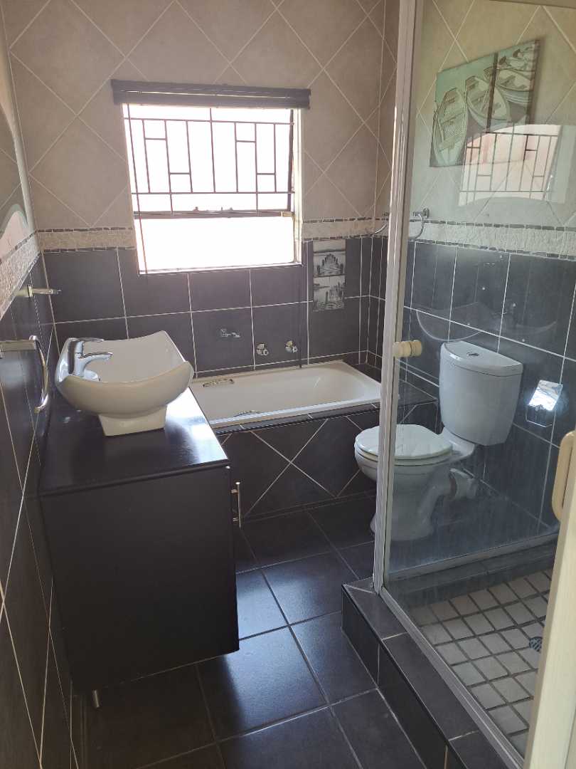 To Let 2 Bedroom Property for Rent in Wilgeheuwel Gauteng