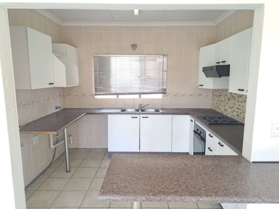 To Let 2 Bedroom Property for Rent in Wilgeheuwel Gauteng