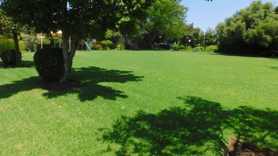 2 Bedroom Property for Sale in Douglasdale Gauteng