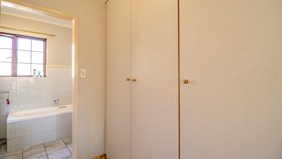 2 Bedroom Property for Sale in Douglasdale Gauteng