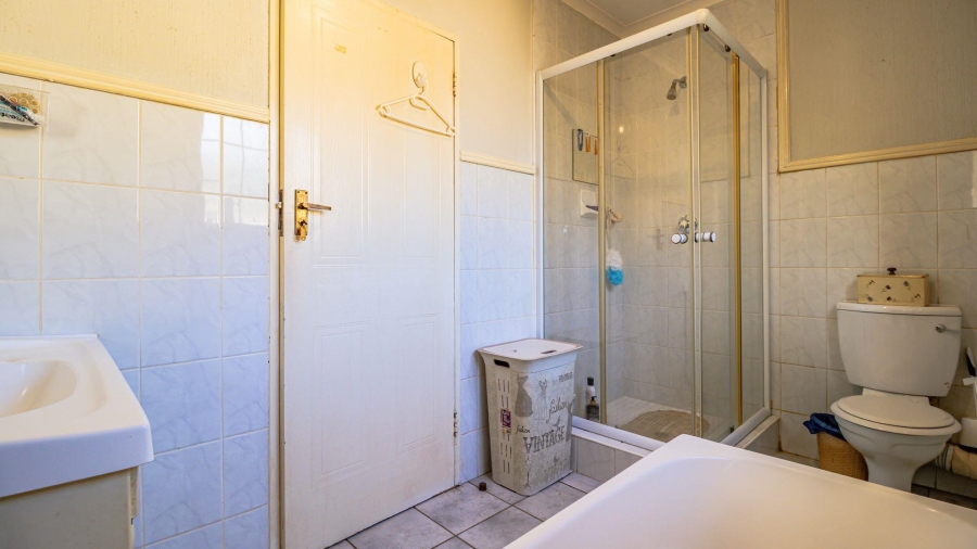 2 Bedroom Property for Sale in Douglasdale Gauteng