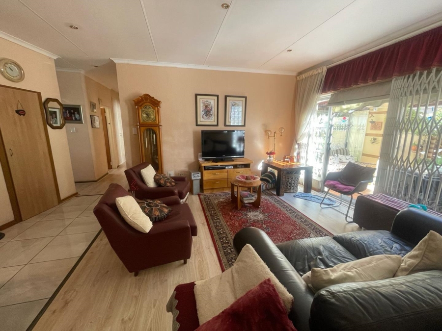 3 Bedroom Property for Sale in Glen Marais Gauteng