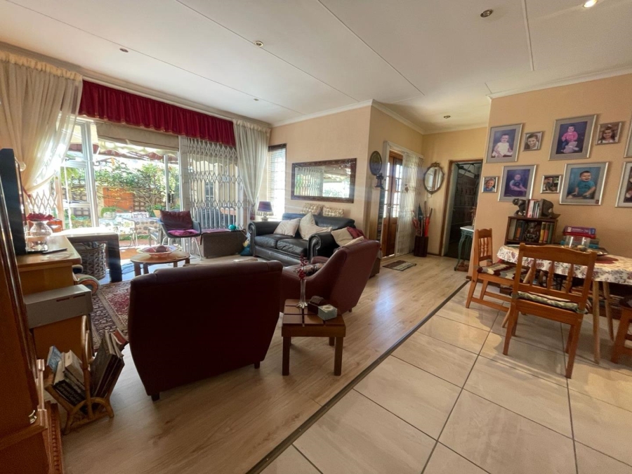 3 Bedroom Property for Sale in Glen Marais Gauteng