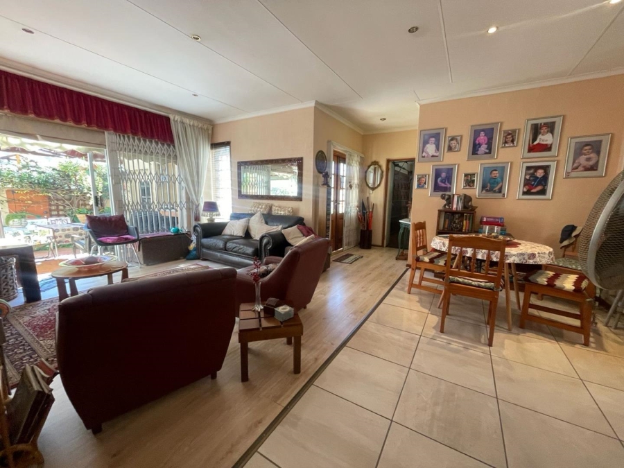 3 Bedroom Property for Sale in Glen Marais Gauteng
