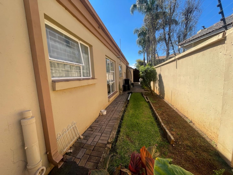 3 Bedroom Property for Sale in Glen Marais Gauteng