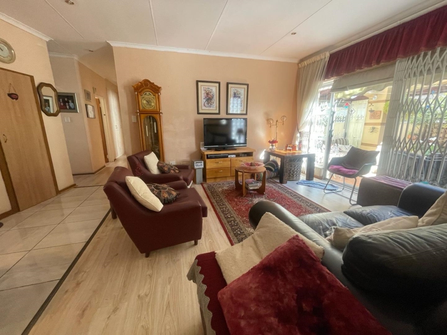 3 Bedroom Property for Sale in Glen Marais Gauteng