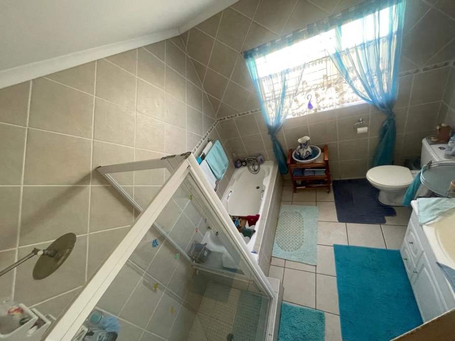 3 Bedroom Property for Sale in Glen Marais Gauteng