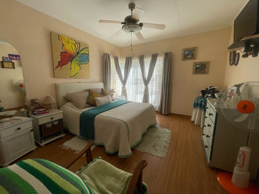 3 Bedroom Property for Sale in Glen Marais Gauteng