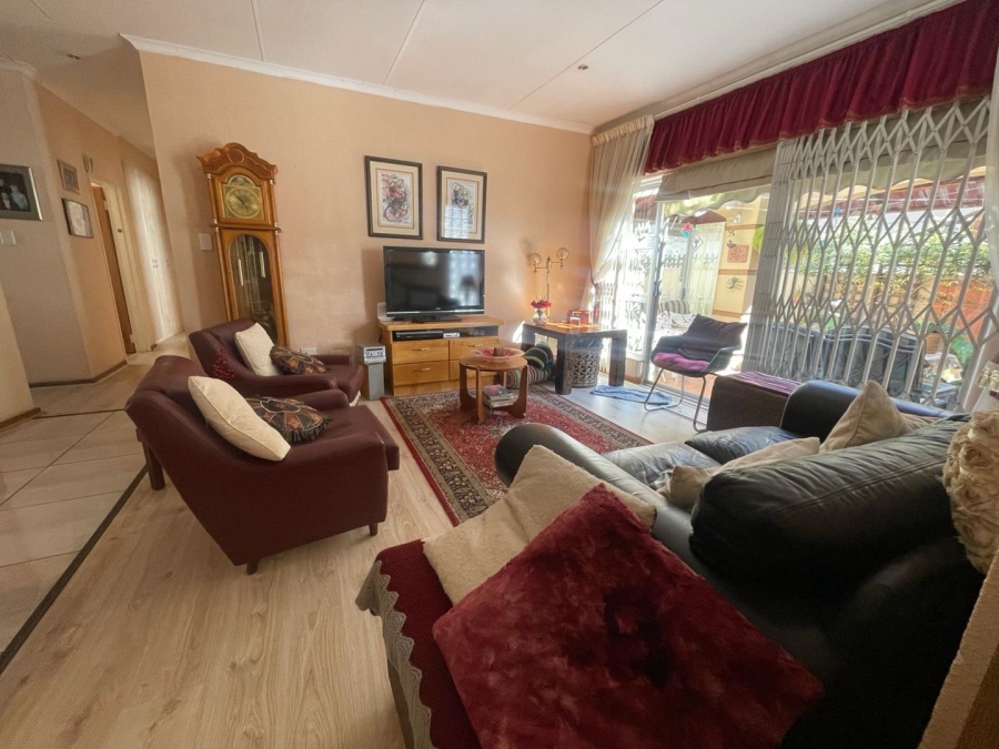 3 Bedroom Property for Sale in Glen Marais Gauteng