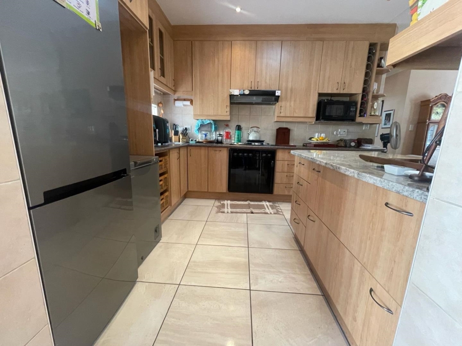 3 Bedroom Property for Sale in Glen Marais Gauteng