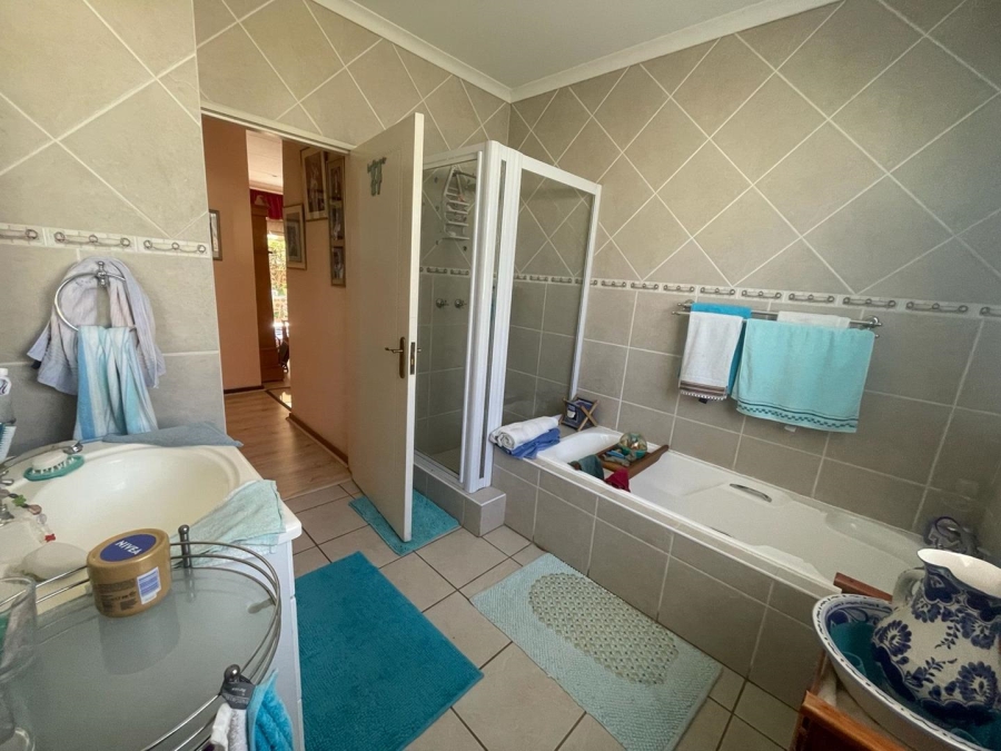 3 Bedroom Property for Sale in Glen Marais Gauteng