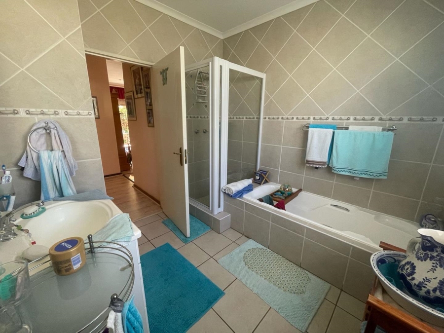 3 Bedroom Property for Sale in Glen Marais Gauteng
