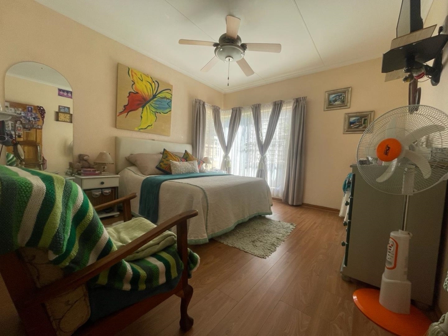 3 Bedroom Property for Sale in Glen Marais Gauteng