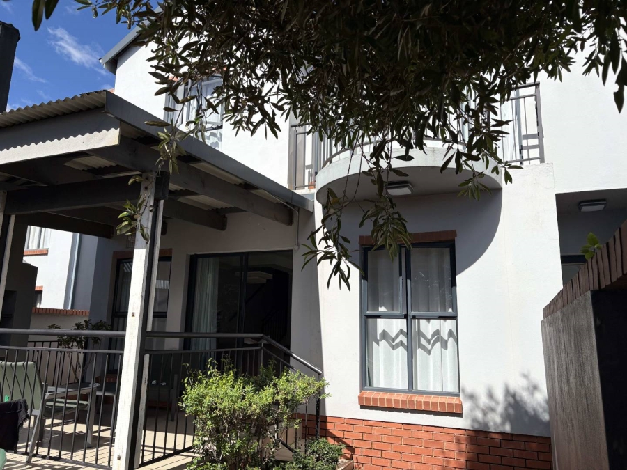 To Let 3 Bedroom Property for Rent in Heritage Hill Gauteng