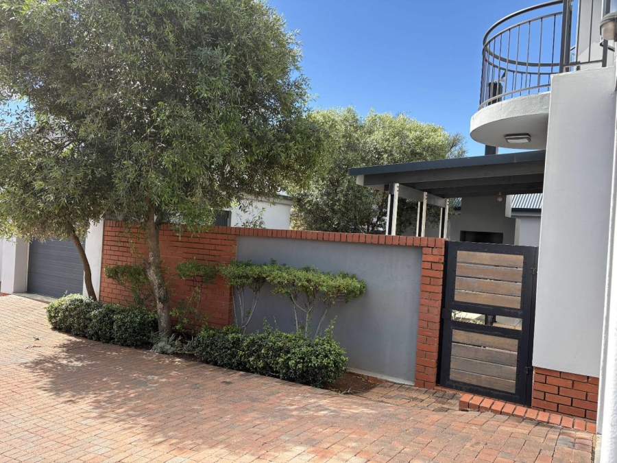 To Let 3 Bedroom Property for Rent in Heritage Hill Gauteng