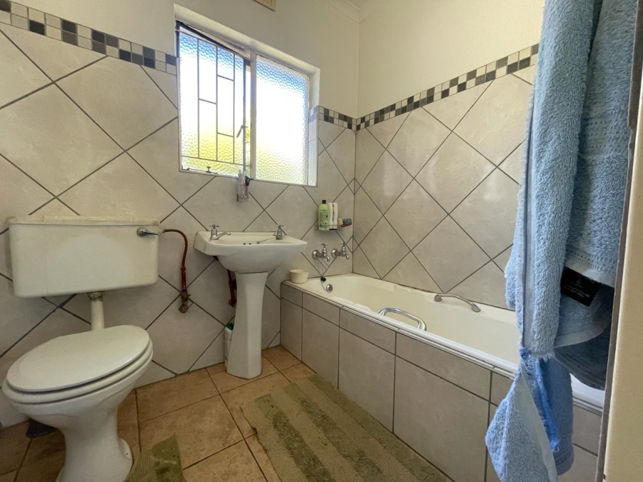 3 Bedroom Property for Sale in Crystal Park Gauteng