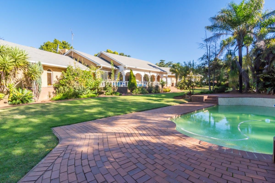 To Let 4 Bedroom Property for Rent in Noordheuwel Gauteng